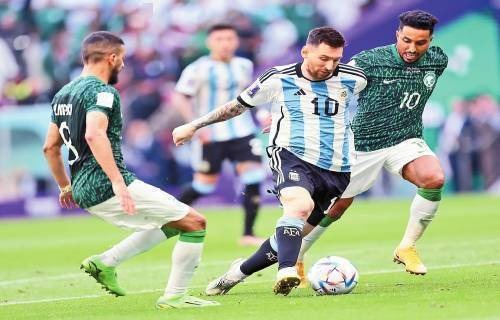 刷榜之战！巴黎4-1里尔16分领跑 射手榜助攻榜全面开花